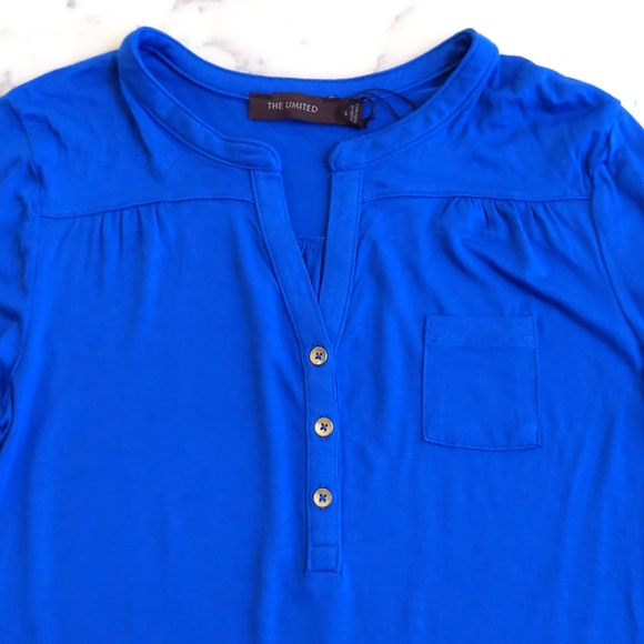 NWT. The Limited Rayon Spandex Long Sleeve Top with front buttons and pocket. - Picture 4 of 5